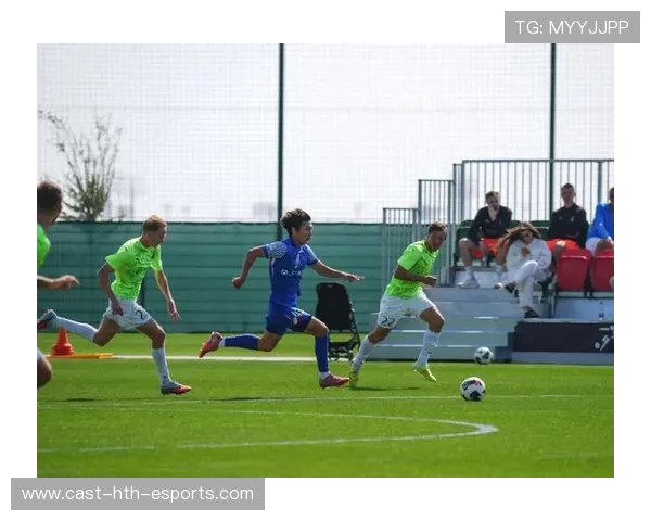 刘诚宇接陶强龙传中，禁区内高高跃起头球建功